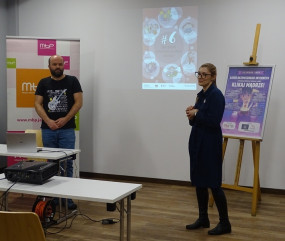 Akcje: Jak bycie w sieci wpływa na dzieci