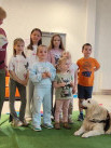 Cztery łapy, setki uśmiechów – dogoterapia w jasielskiej bibliotece - Zdjęcie nr 21